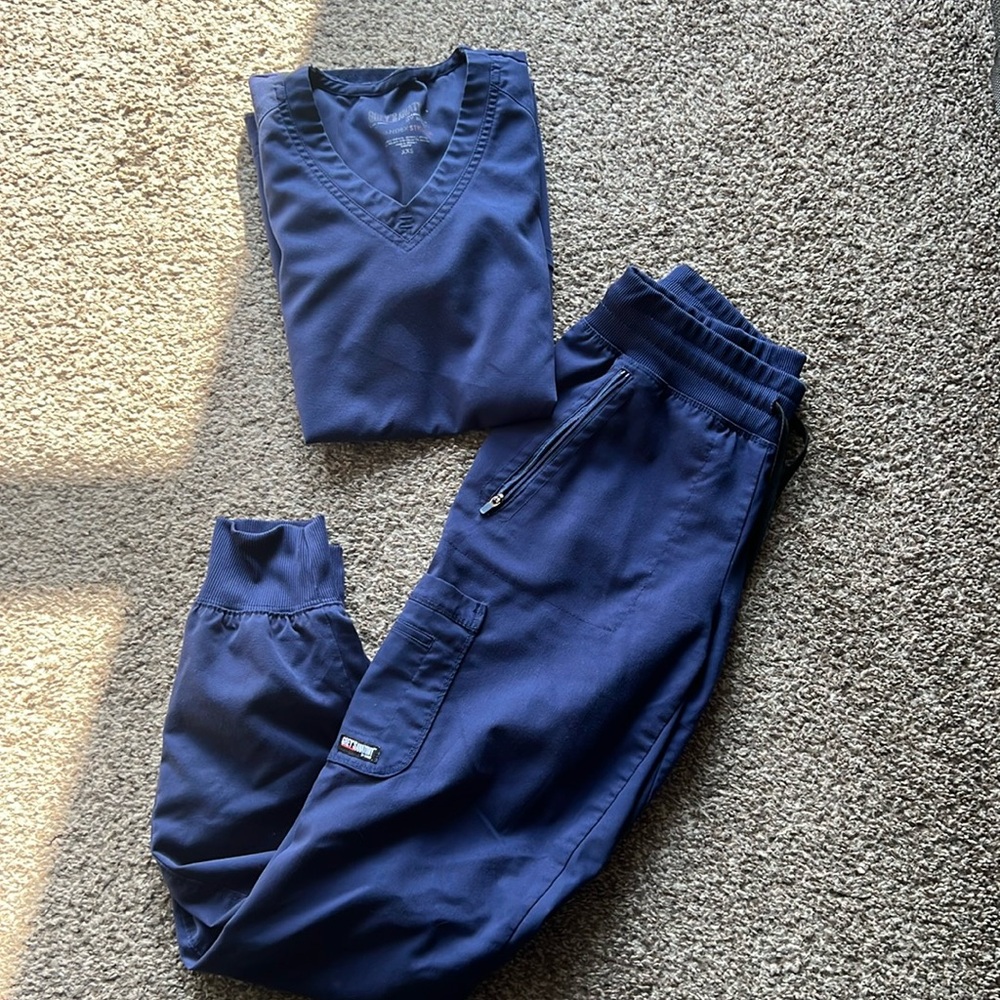 scrubs set